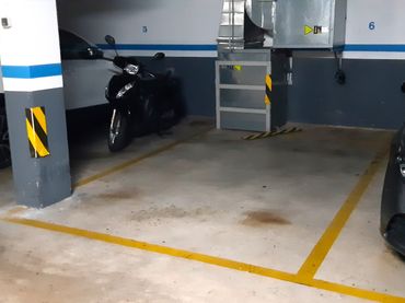 Individual amb ascensor en venda a Carrer de Villar 35