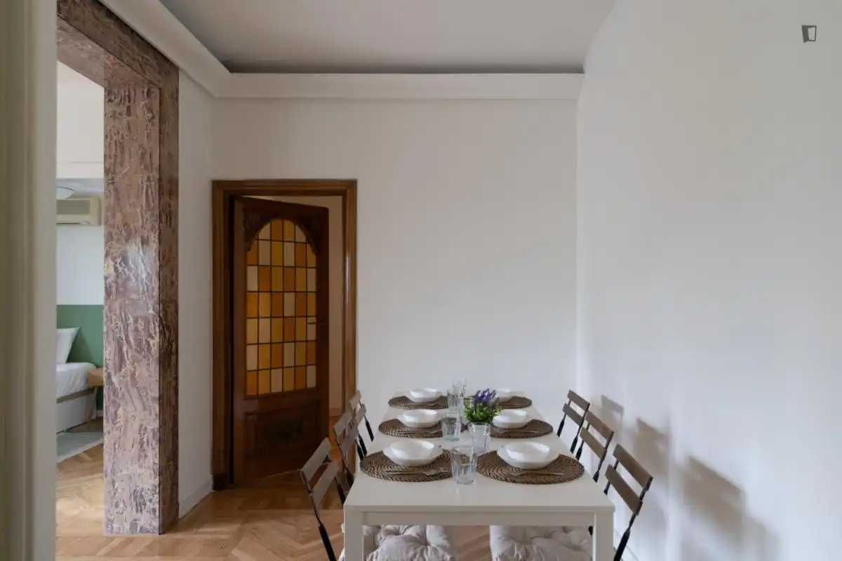 Esszimmer von Wohnungen zur untervermieten in Madrid mit Möbliert, Ofen und Waschmaschine
