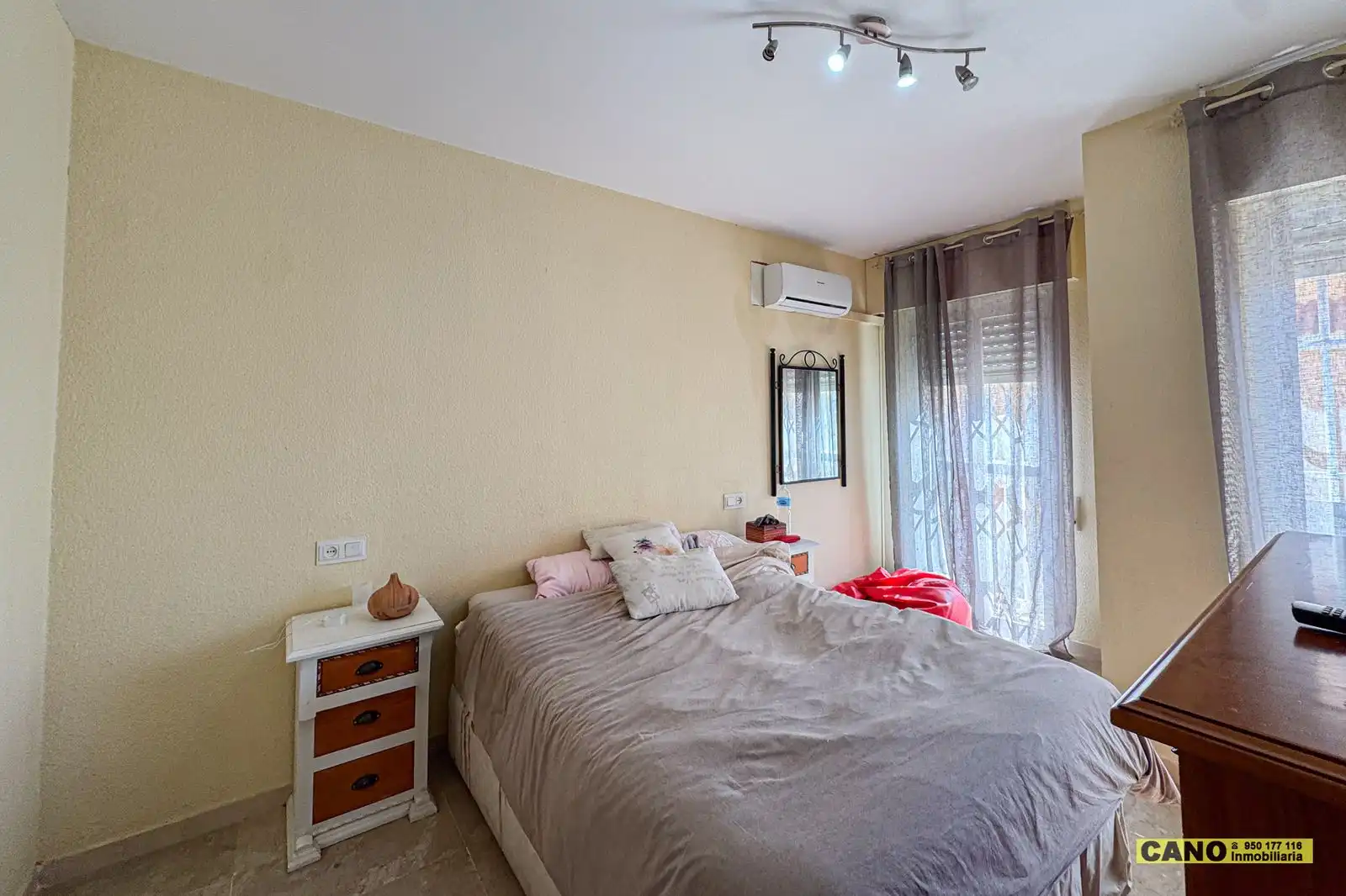 Habitación de Piso en venta en Roquetas de Mar con Terraza, Trastero y Piscina