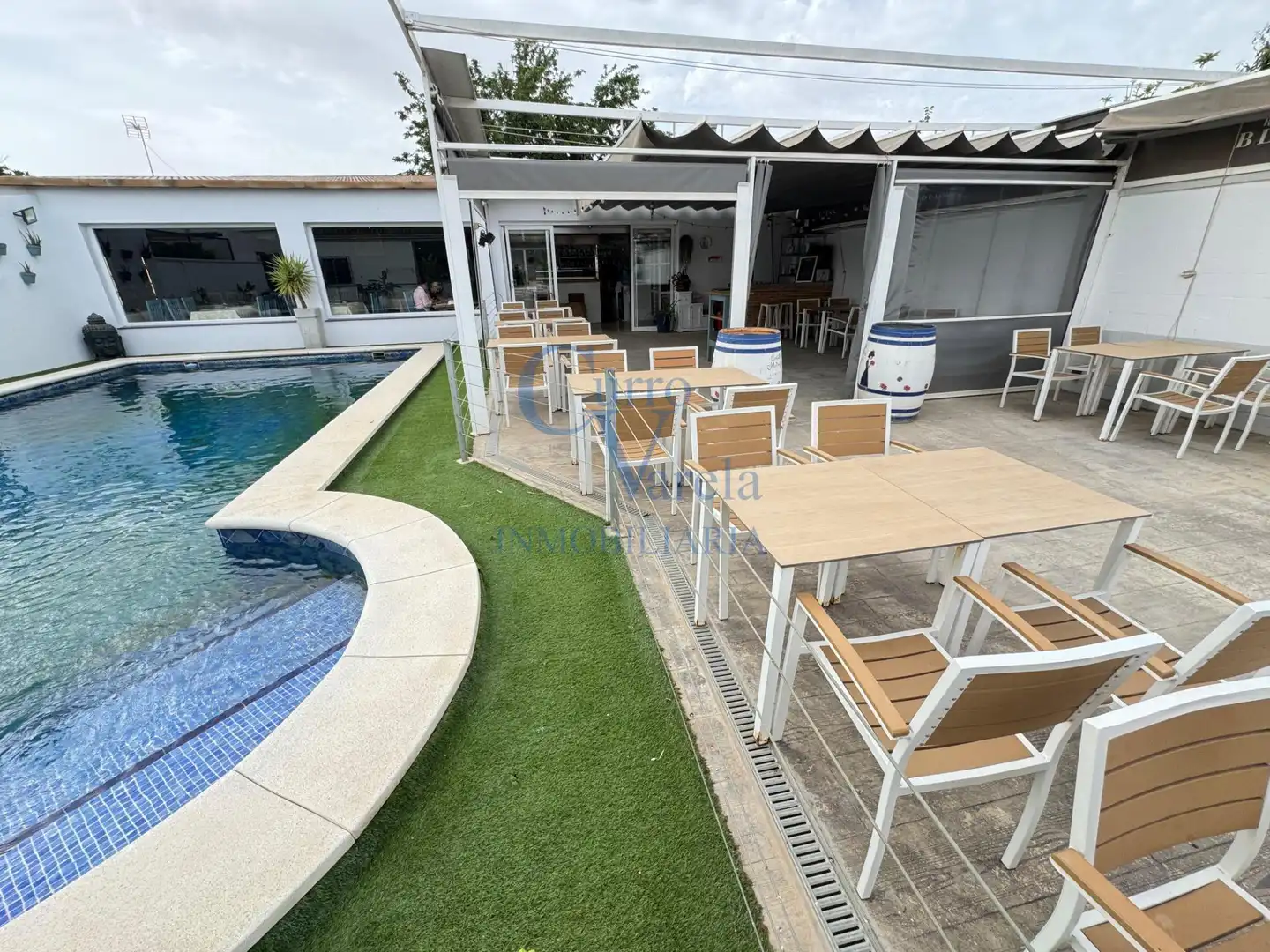 Terrace of Country homes for sale in Dos Hermanas  with Air Conditioner, Private garden and Storage room