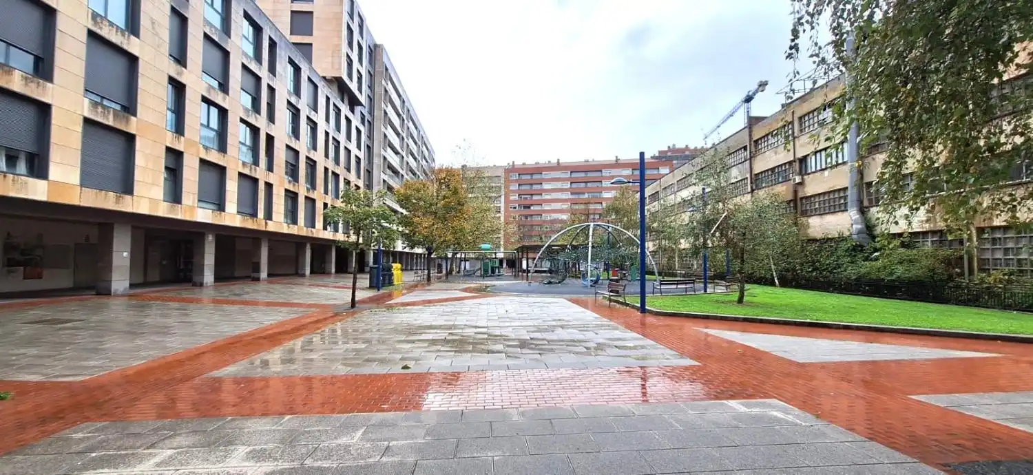Vista exterior de Piso en venta en Bilbao  con Calefacción y Trastero