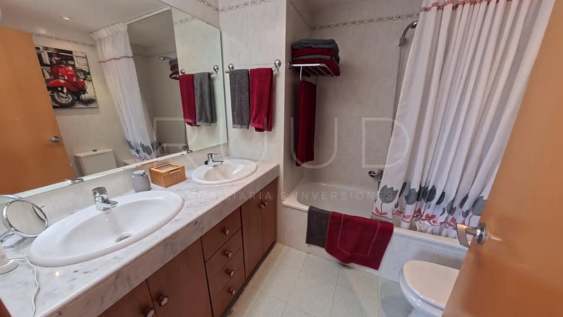 Badezimmer von Einfamilien-Reihenhaus zur Miete in Sant Feliu de Guíxols mit Klimaanlage, Heizung und Privatgarten