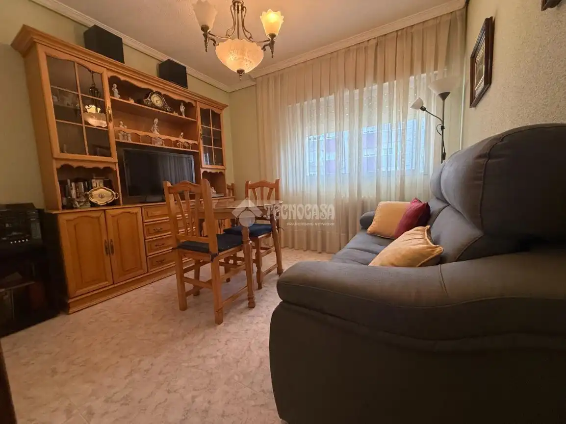 Sala d'estar de Pis en venda en Madrid amb Calefacció i Terrassa
