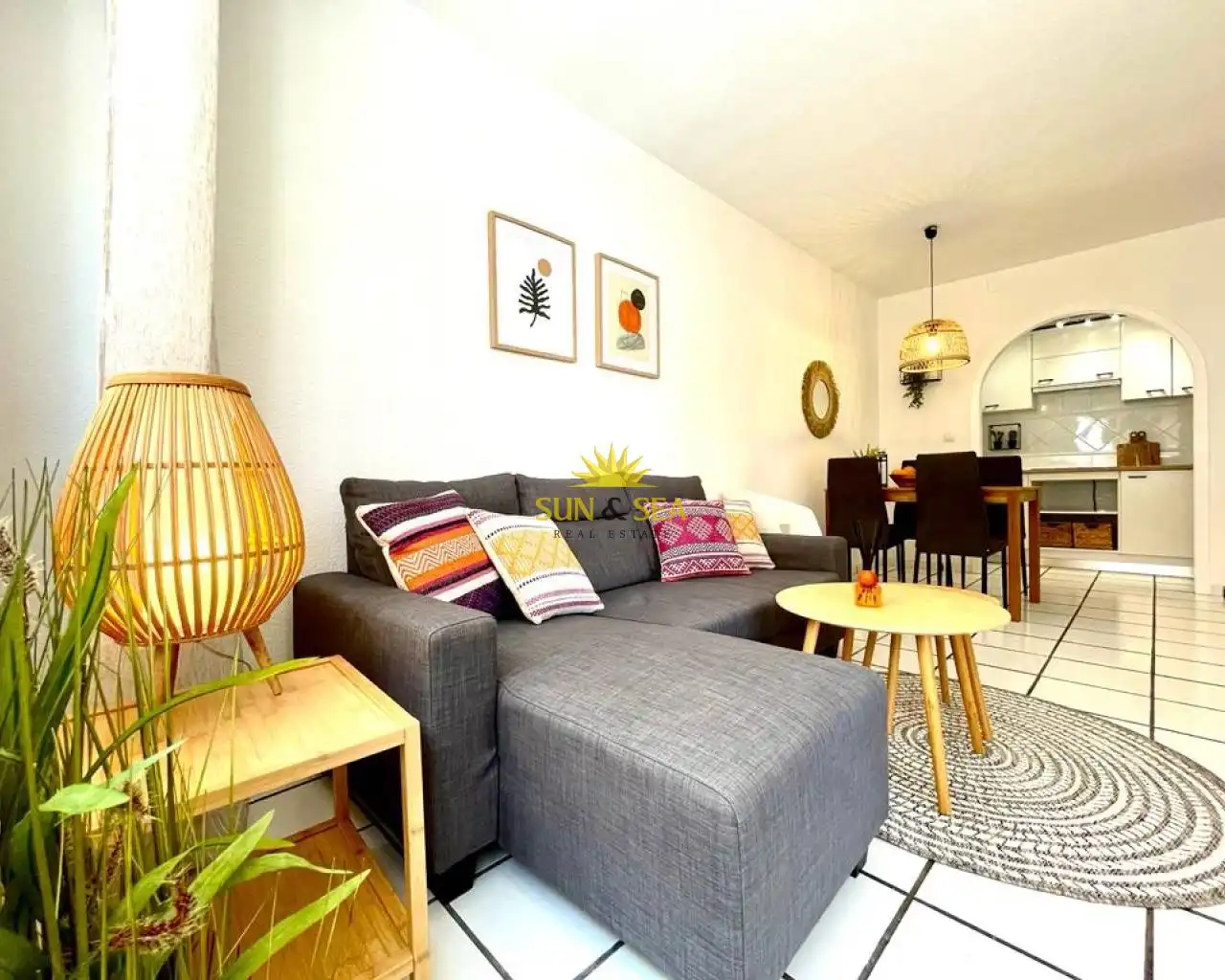 Sala de estar de Apartamento de alquiler en Torrevieja con Aire acondicionado, Calefacción y Lavadora