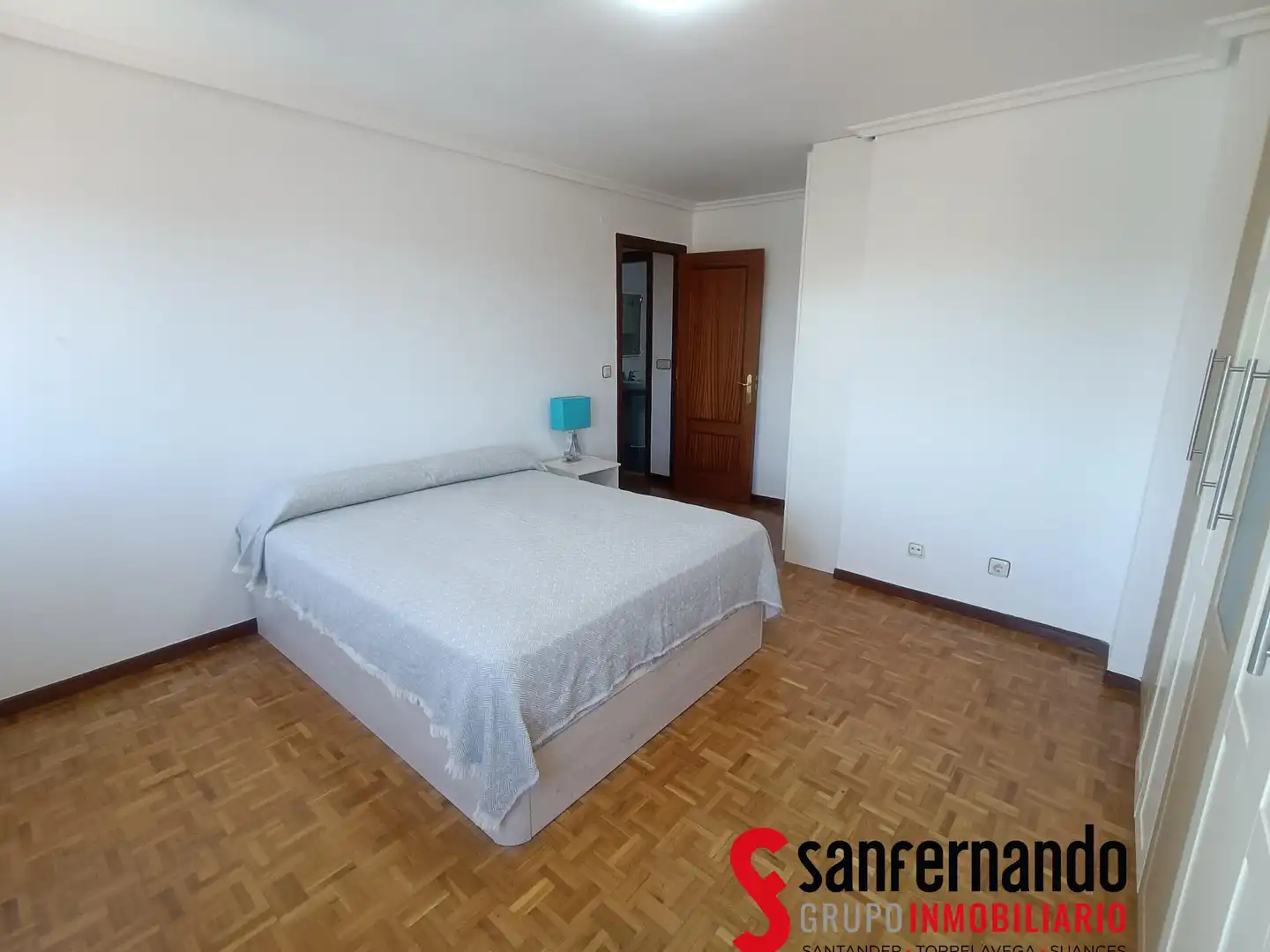 Bedroom of Flat for rent in Santander  with Heating, Parquet flooring and Furnished