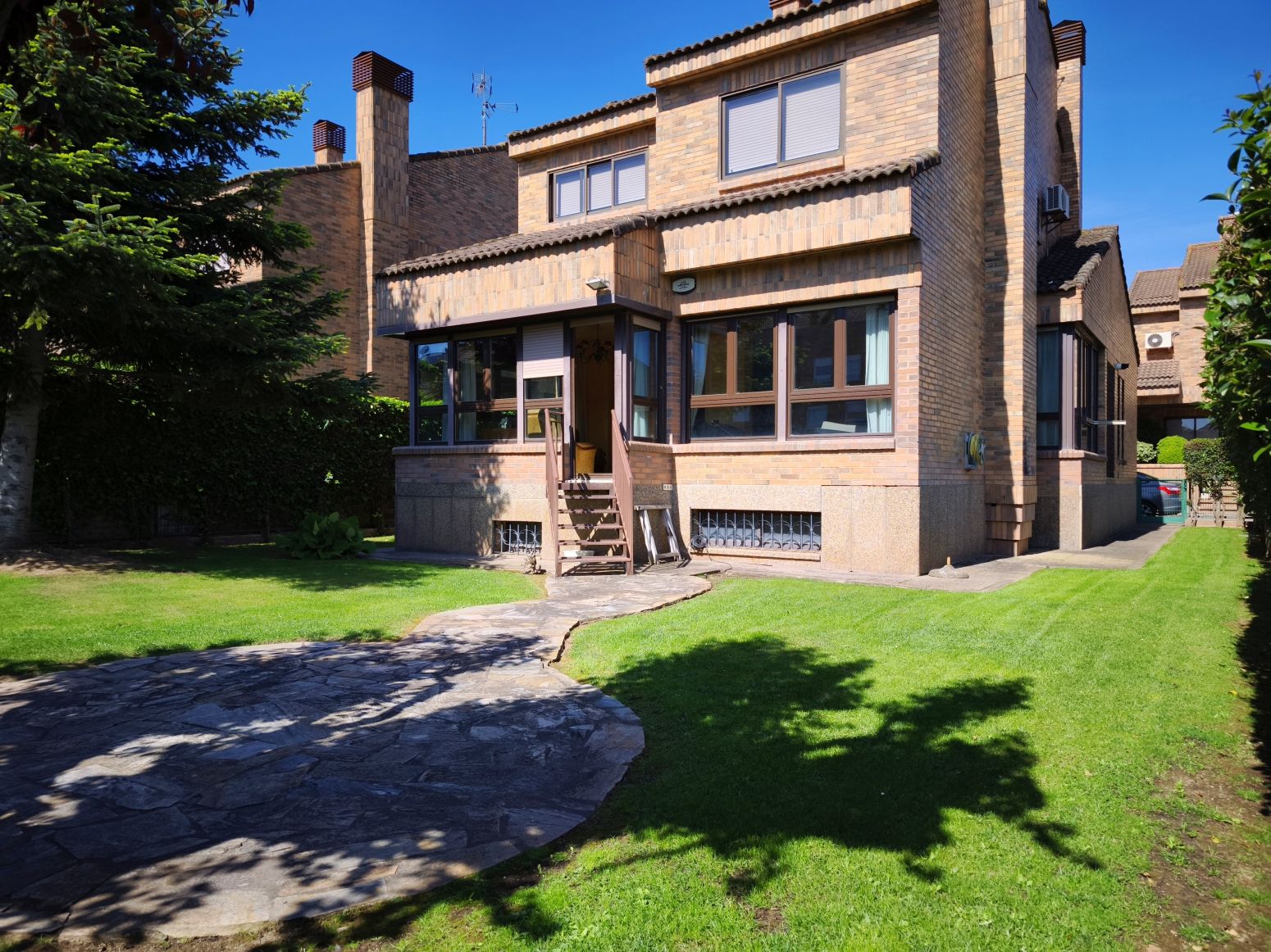 Exterior view of House or chalet for sale in  Logroño  with Heating, Private garden and Parquet flooring