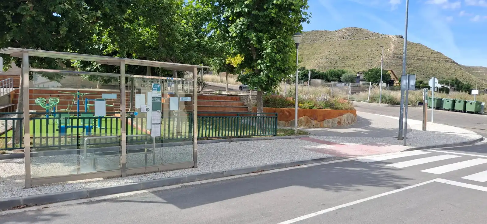 Aparcament de Casa o xalet en venda en Cadrete amb Calefacció, Jardí privat i Terrassa