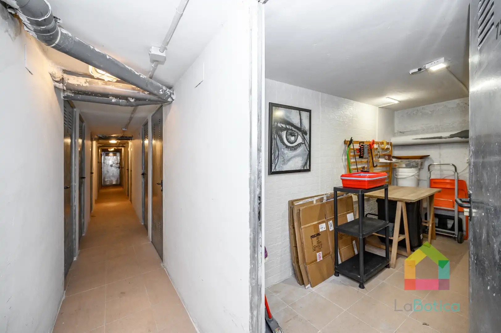 Flat for sale in Gerindote  with Air Conditioner, Heating and Oven