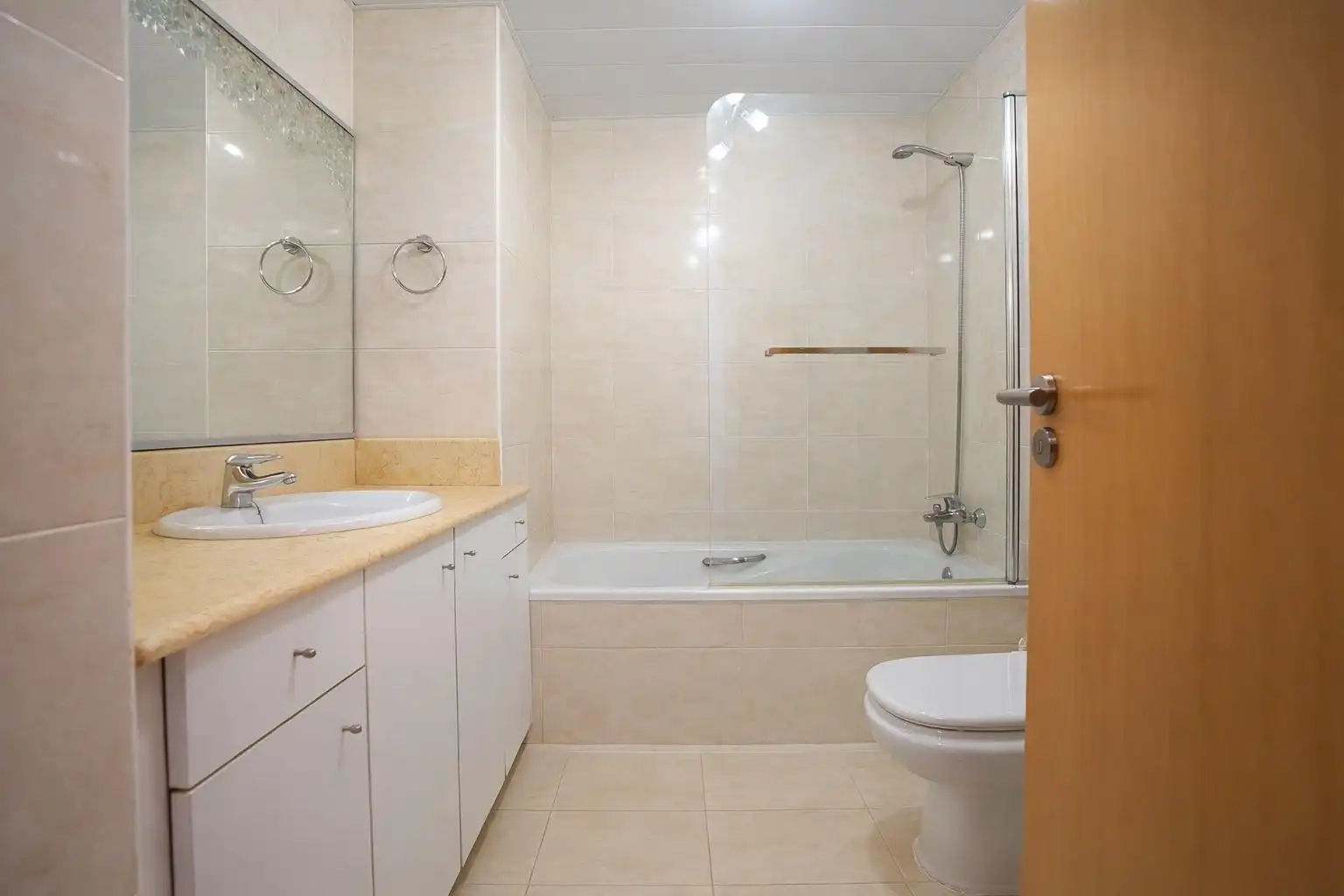 Bathroom of Flat for sale in Salou  with Air Conditioner, Heating and Private garden