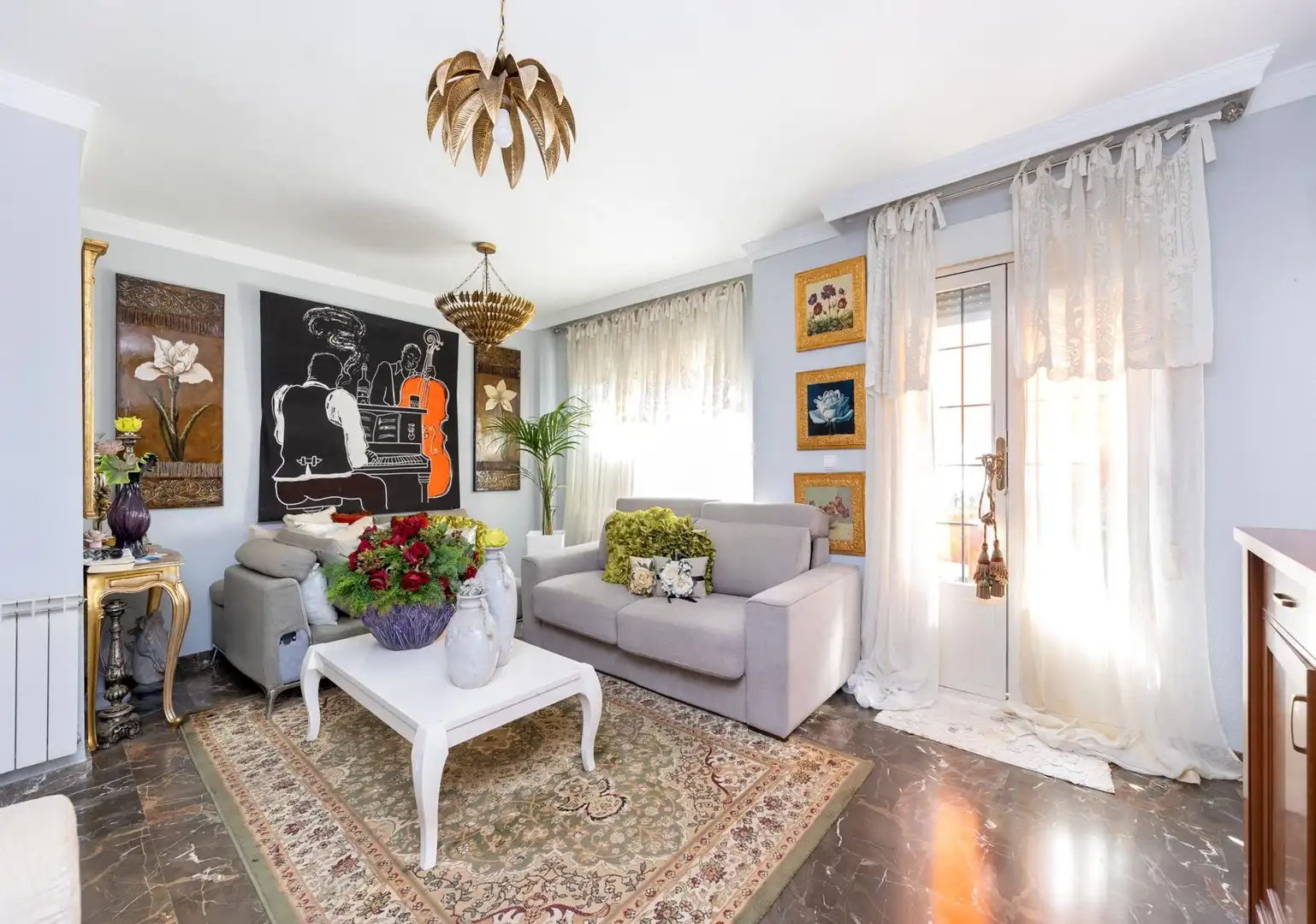Sala d'estar de Casa adosada en venda en Barrio de la Vega
