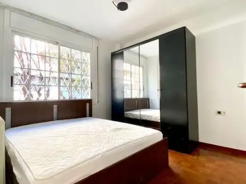 Schlafzimmer von Wohnung zum Verkauf in Barcelona mit Klimaanlage, Heizung und Parkett