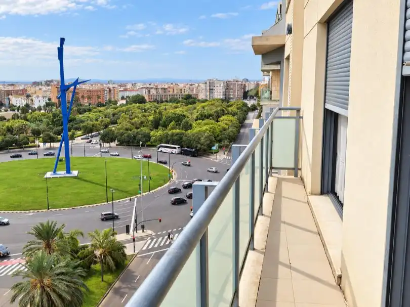Exterior view of Flat for sale in  Valencia Capital  with Air Conditioner, Terrace and Balcony