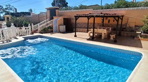 GRAN CHALET INDEPENDIENTE DE 3 PLANTAS CON DOS VIVIENDAS Y PISCINA