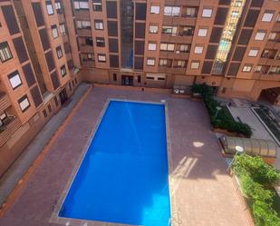 Piscina de Pis de lloguer en Salamanca Capital amb Piscina i Balcó