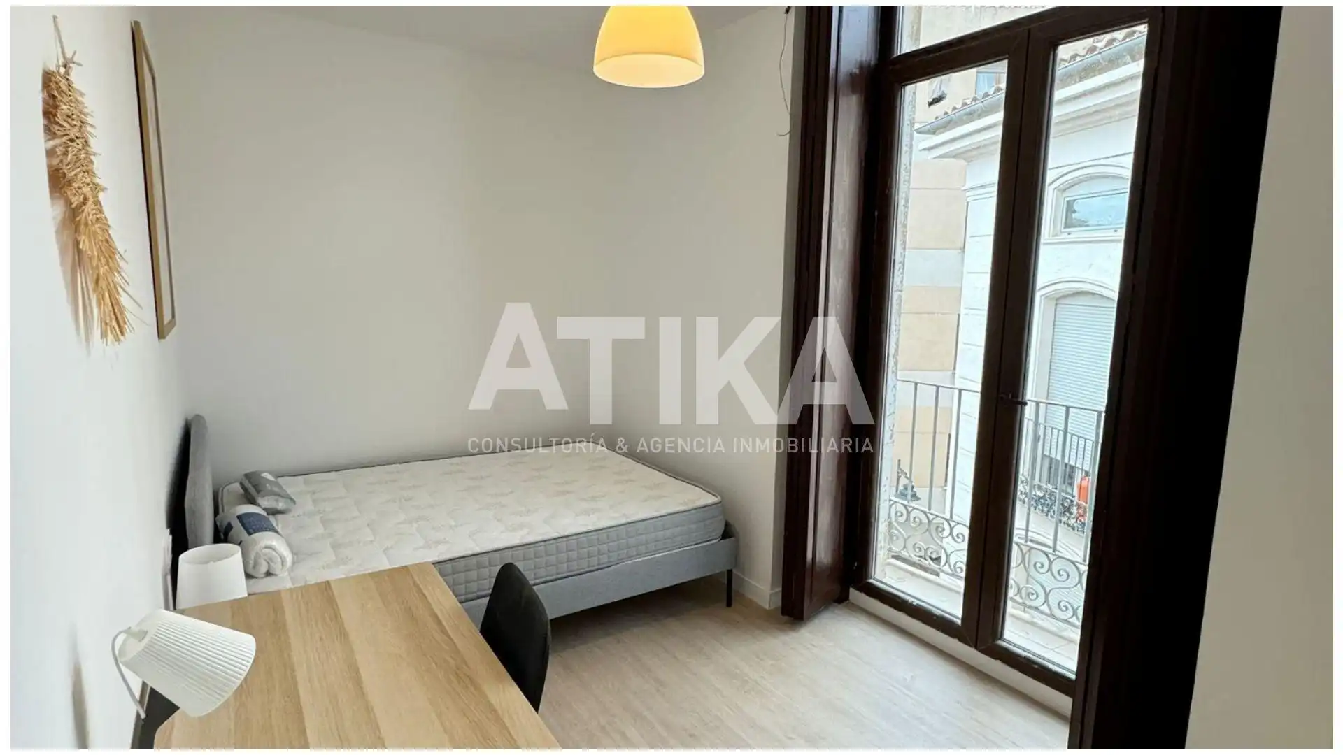 Bedroom of Flat for share in Ontinyent  with Air Conditioner, Heating and Parquet flooring