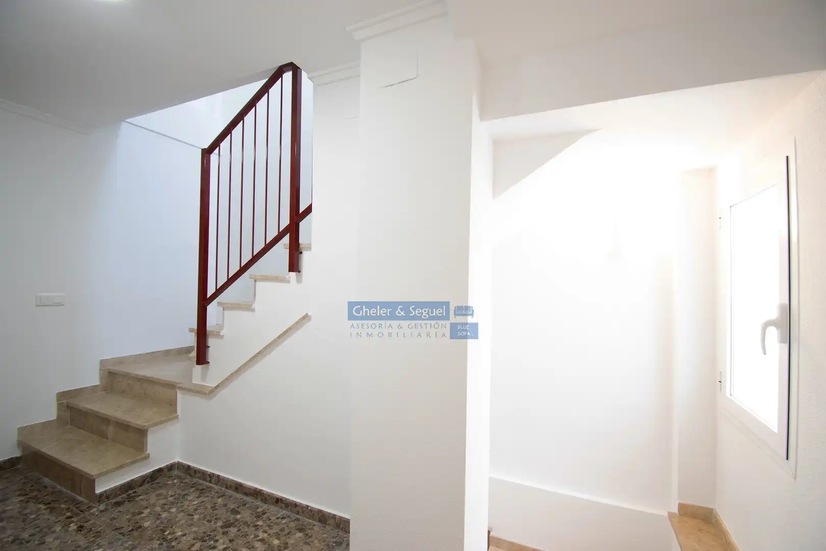 Casa adosada en venta en Sagunto / Sagunt con Terraza y Balcón