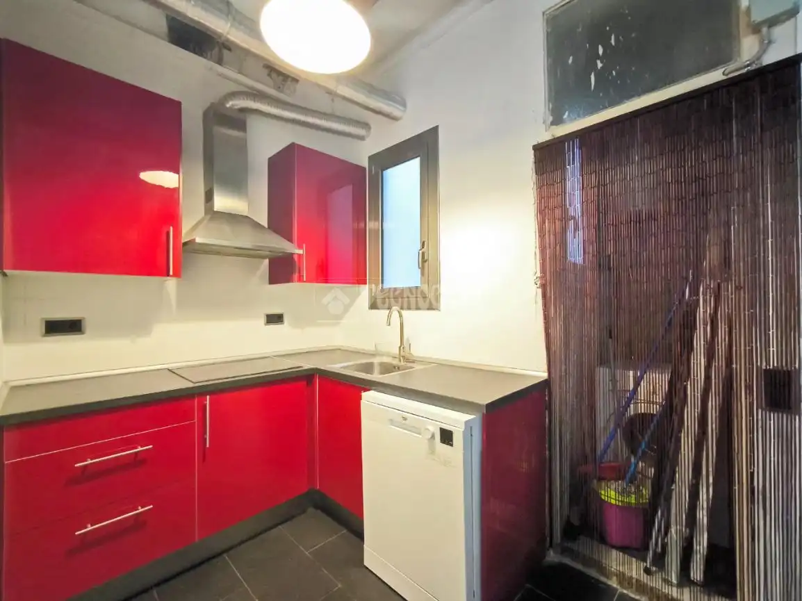 Cocina de Piso en venta en Barcelona con Balcón