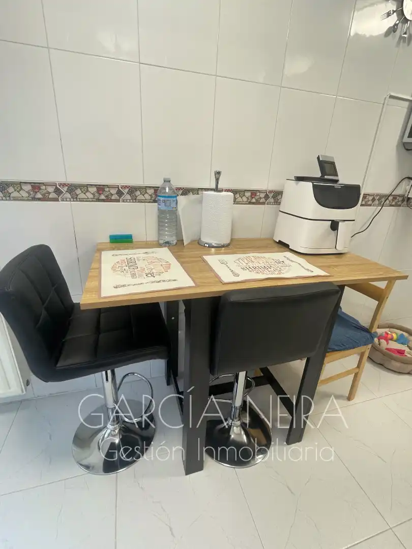 Pis en venda en Oviedo  amb Calefacció, Jardí privat i Parquet