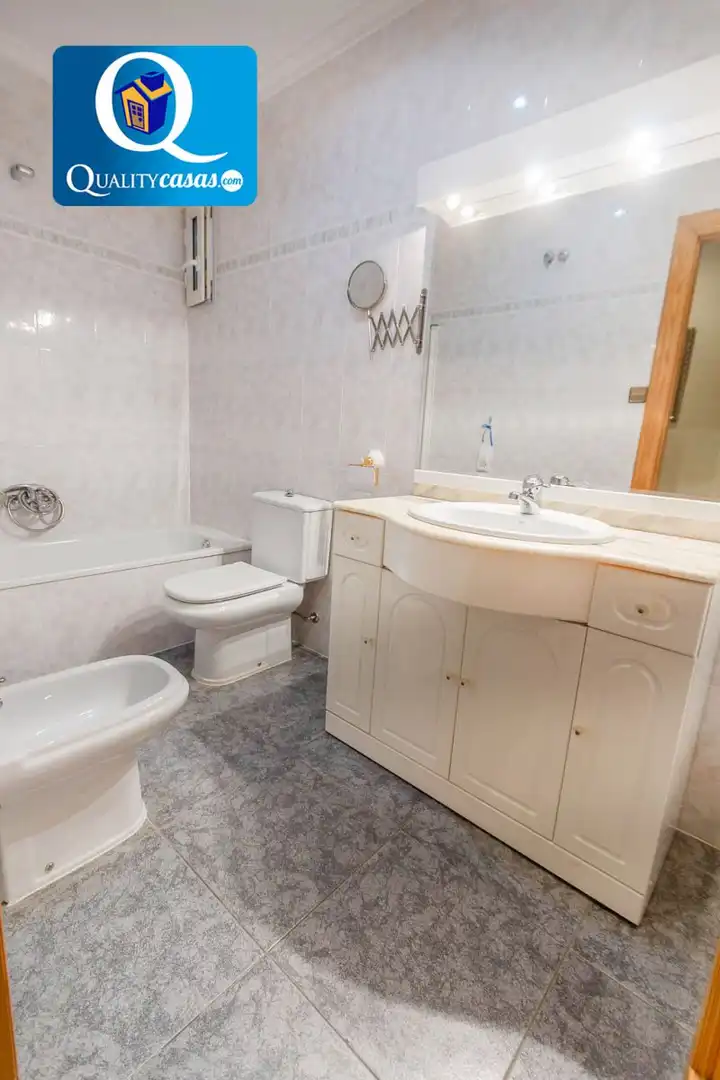 Baño de Casa o chalet en venta en Villena con Calefacción, Terraza y Trastero