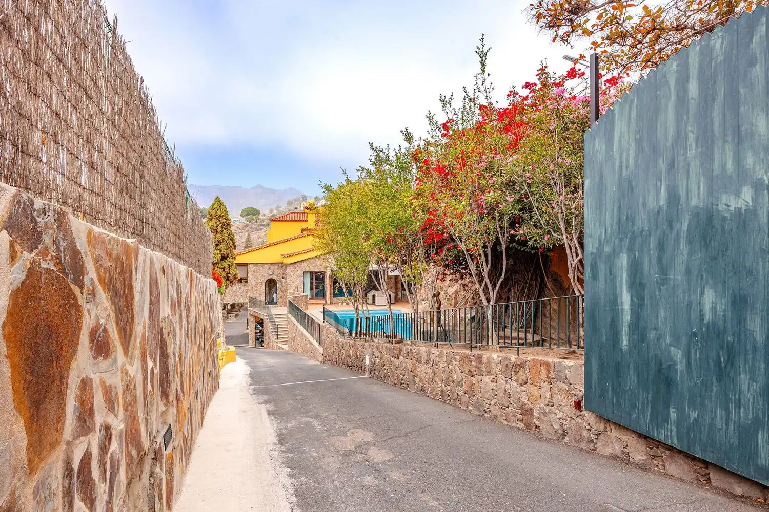 Vista exterior de Casa o chalet en venta en Telde con Jardín privado, Terraza y Piscina