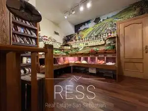 Commercial properties for sale in Donostia - San Sebastián   with Air Conditioner, Heating and Furnished