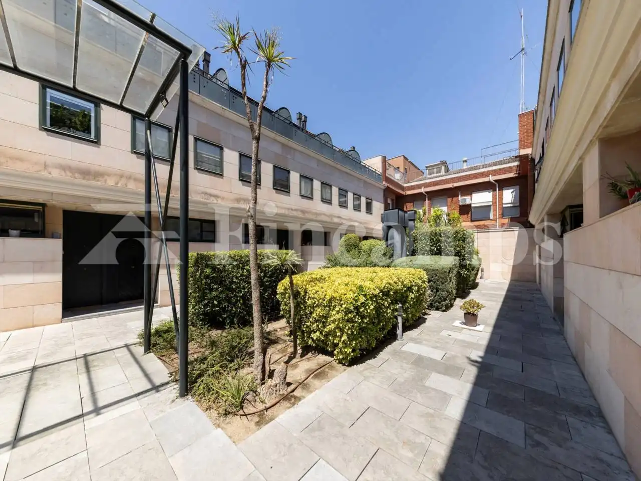 Vista exterior de Casa o xalet en venda en Sabadell amb Calefacció, Parquet i Terrassa