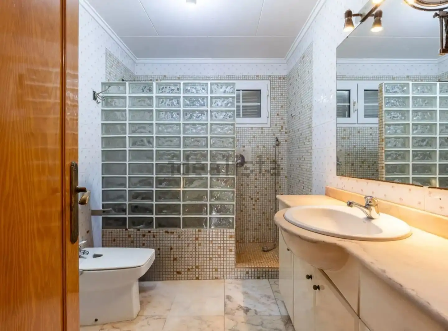 Bathroom of Houses for sale in L'Eliana  with Air Conditioner, Heating and Private garden