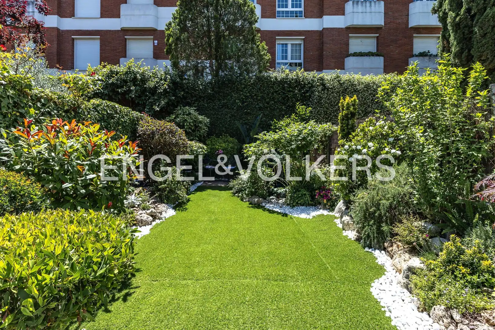 Jardí de Casa o xalet en venda en Sant Cugat del Vallès amb Aire condicionat, Calefacció i Jardí privat