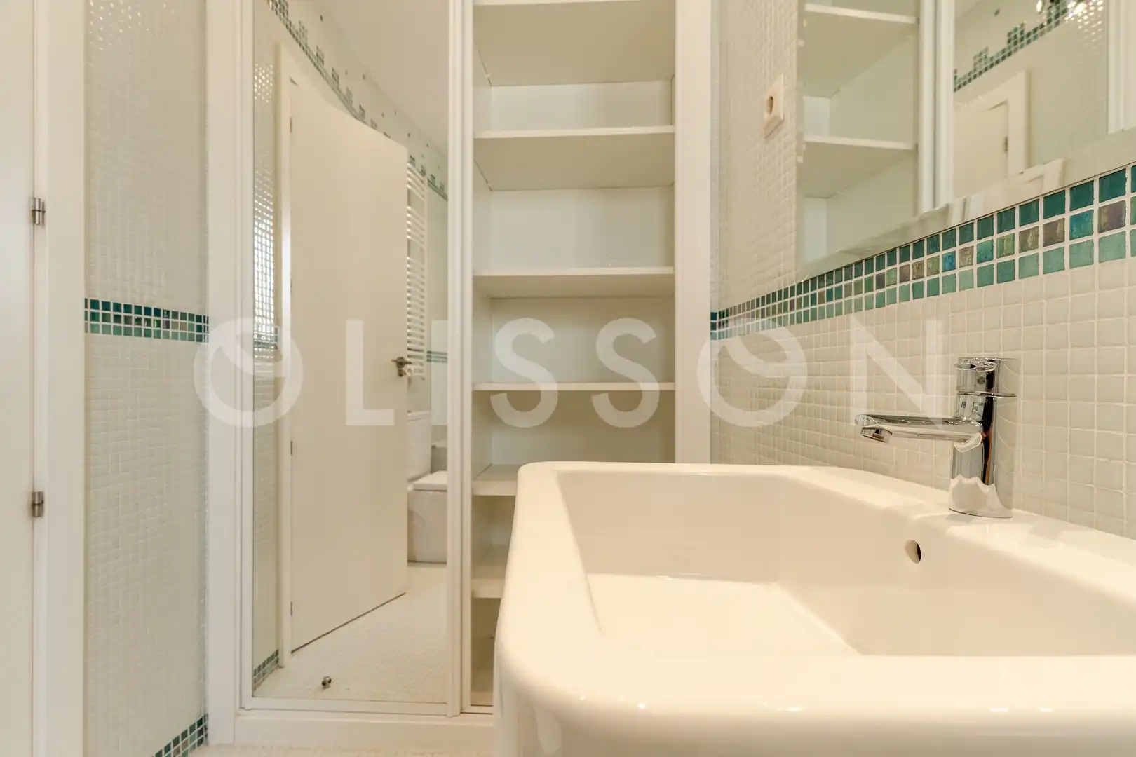 Bathroom of Attic for rent in Madrid  with Air Conditioner, Terrace and Storage room