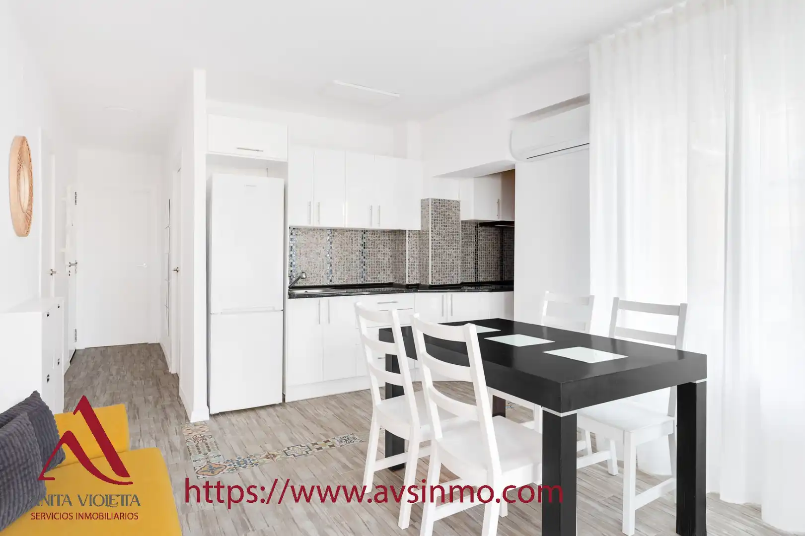 Cocina de Apartamento de alquiler en Torrevieja con Aire acondicionado, Amueblado y Lavadora