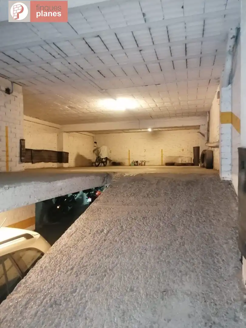Parking for sale in Joc de la Bola - Camps d'Esports, imagen 2