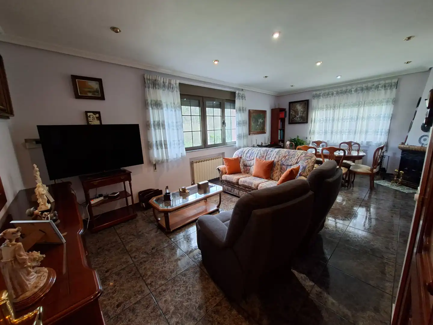 Living room of Houses for sale in Soto del Barco  with Heating, Private garden and Parquet flooring