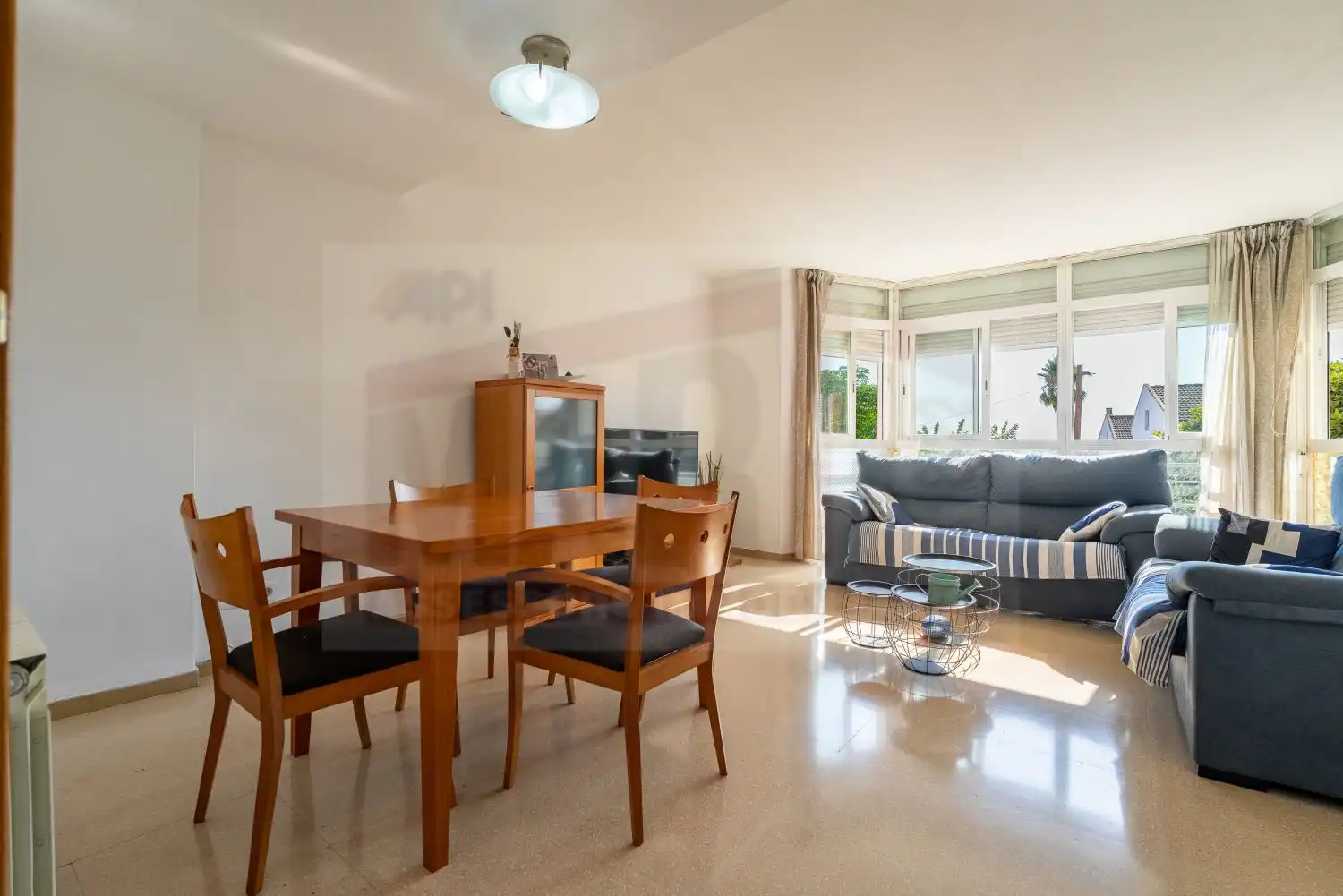Sala de estar de Casa adosada en venta en Constantí con Aire acondicionado, Calefacción y Jardín privado
