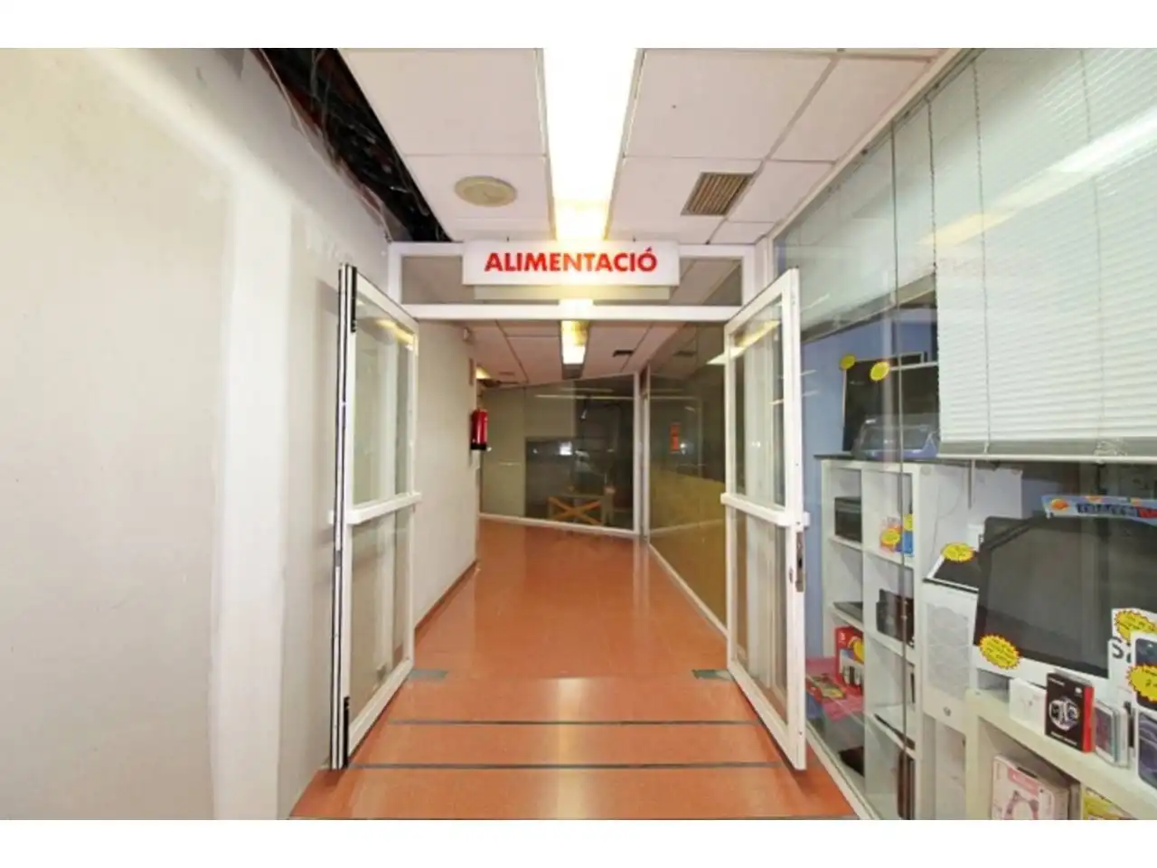Business premises for sale in Avenida Sentmenat, imagen 5