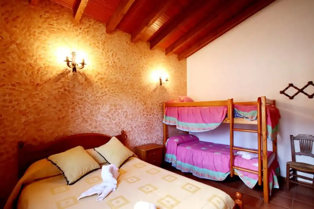 Habitación de Casa o chalet de alquiler en Vélez de Benaudalla con Jardín privado, Terraza y Piscina