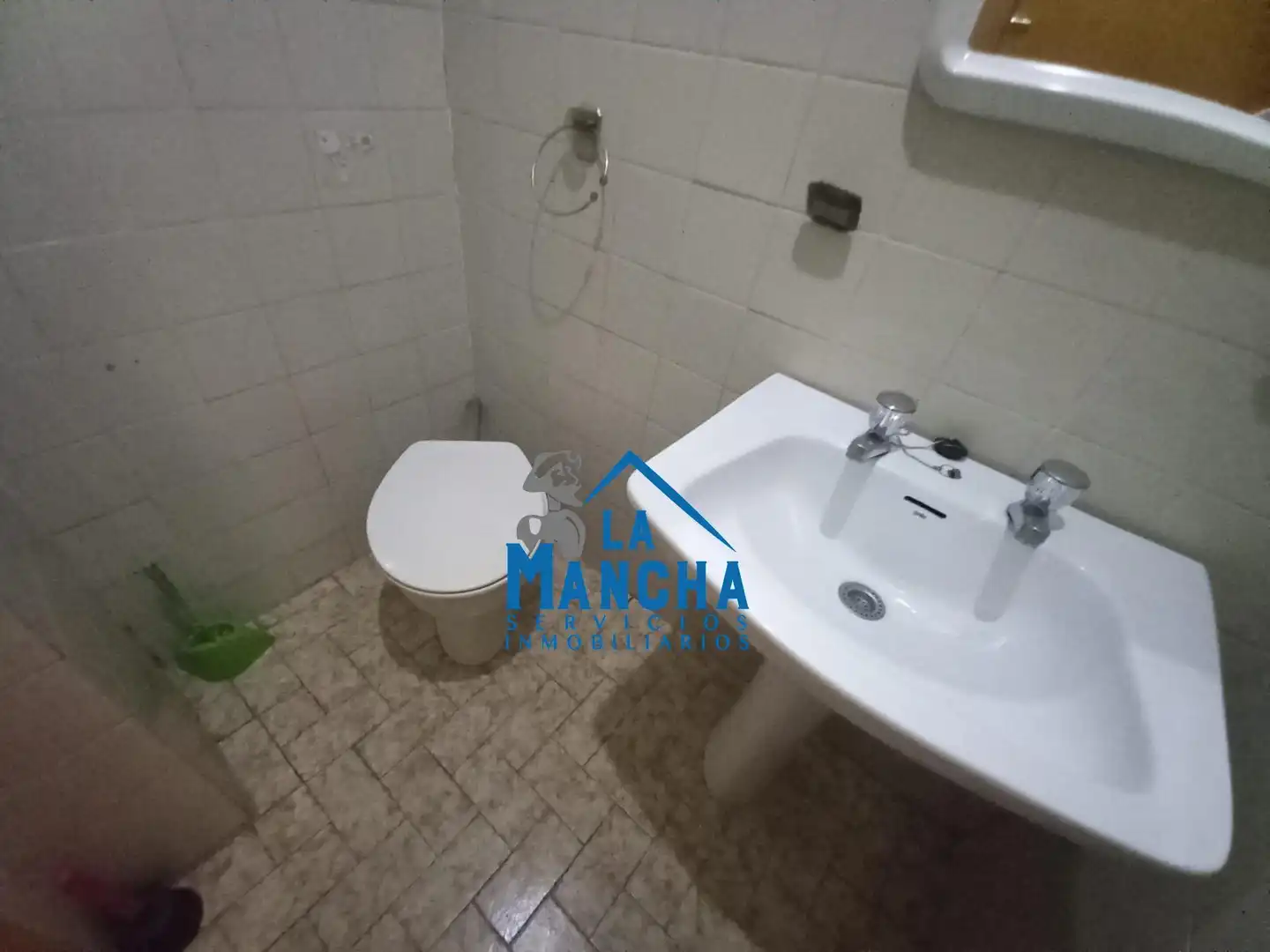 Bathroom of Flat for sale in Albacete  with Storage room and Balcony