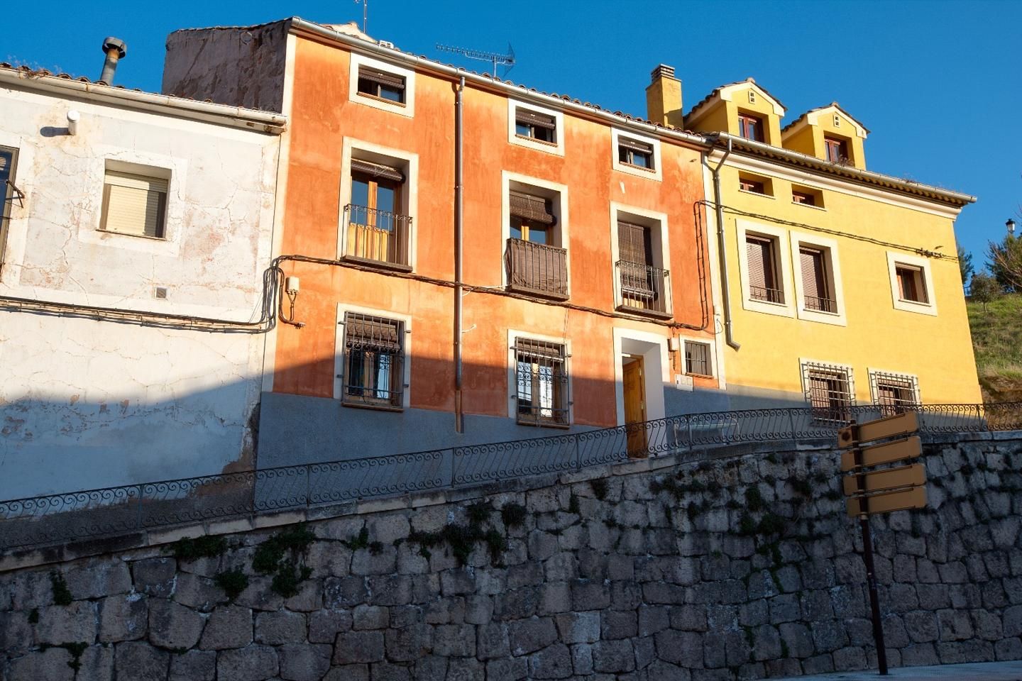 Vista exterior de Casa o xalet en venda en Cuenca Capital amb Calefacció