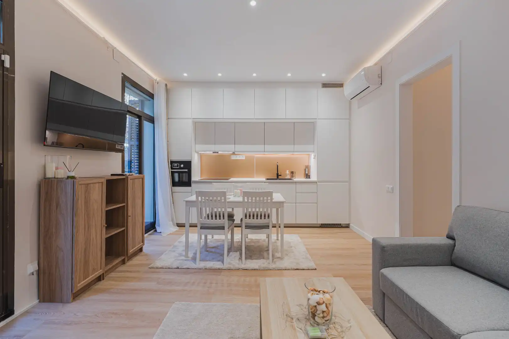 Flat with terrace for sale in Carrer de València, imagen 3