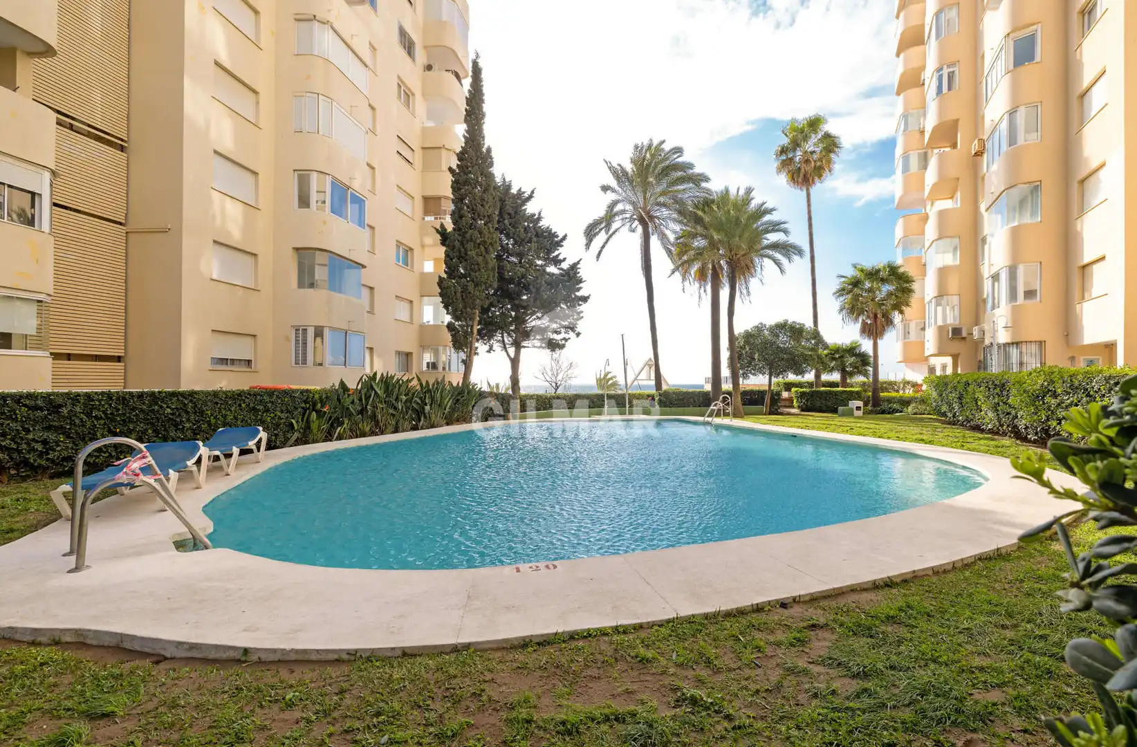 Apartments for sale in Puerto de Estepona, Estepona Pueblo