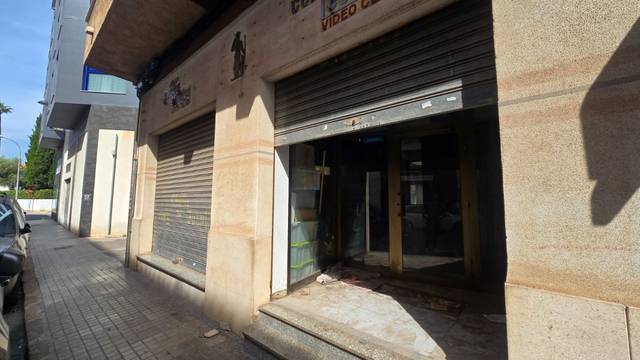 Local comercial en Venta en Ambaixador Mascarell en Madrigal