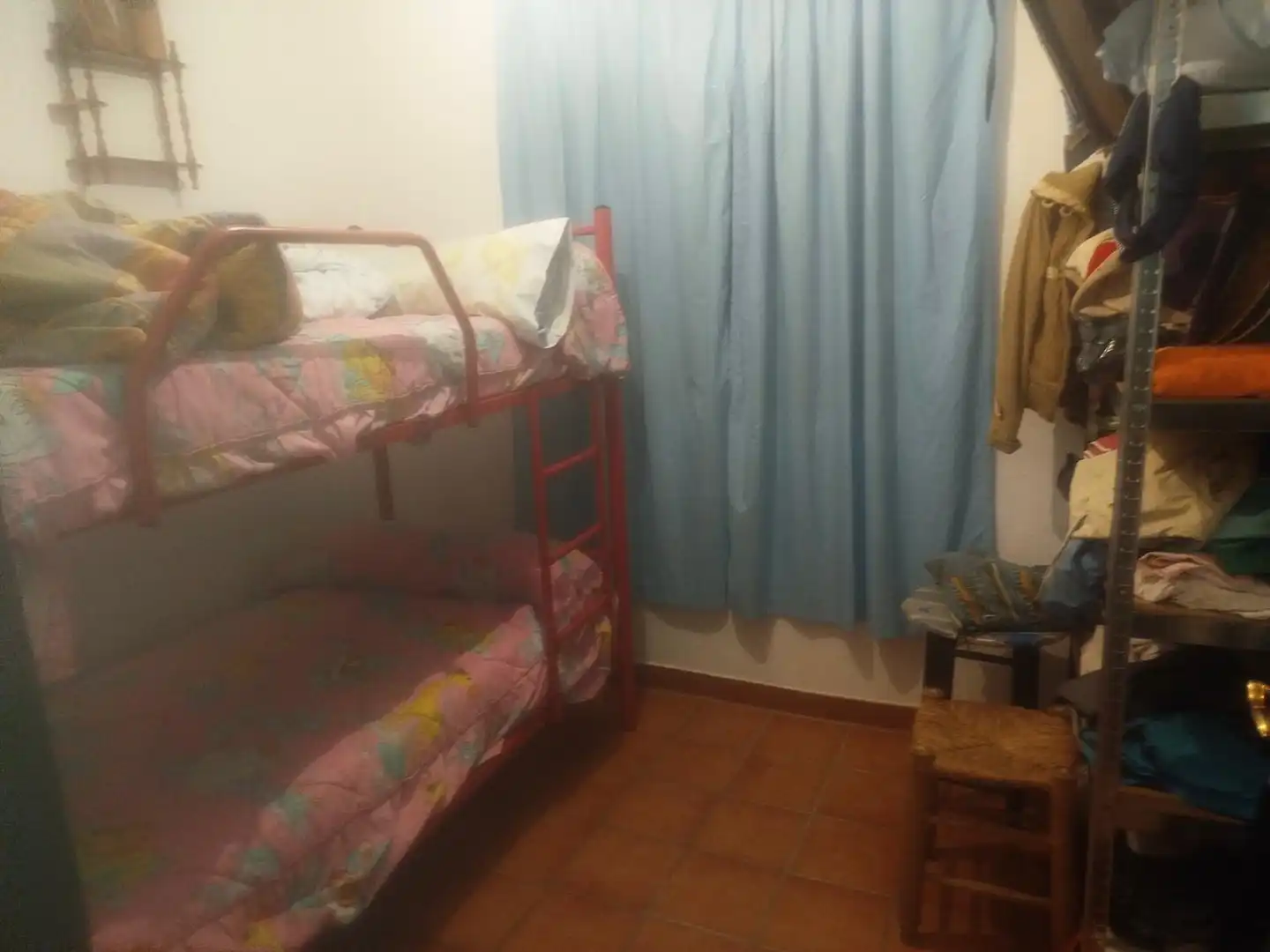 Dormitori de Finca rústica en venda en Vélez-Málaga amb Jardí privat, Traster i Moblat