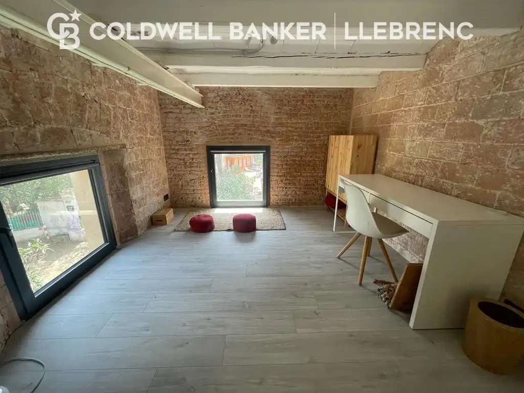 Terrasse von Maisonette zum Verkauf in Barcelona mit Parkett, Möbliert und Ofen