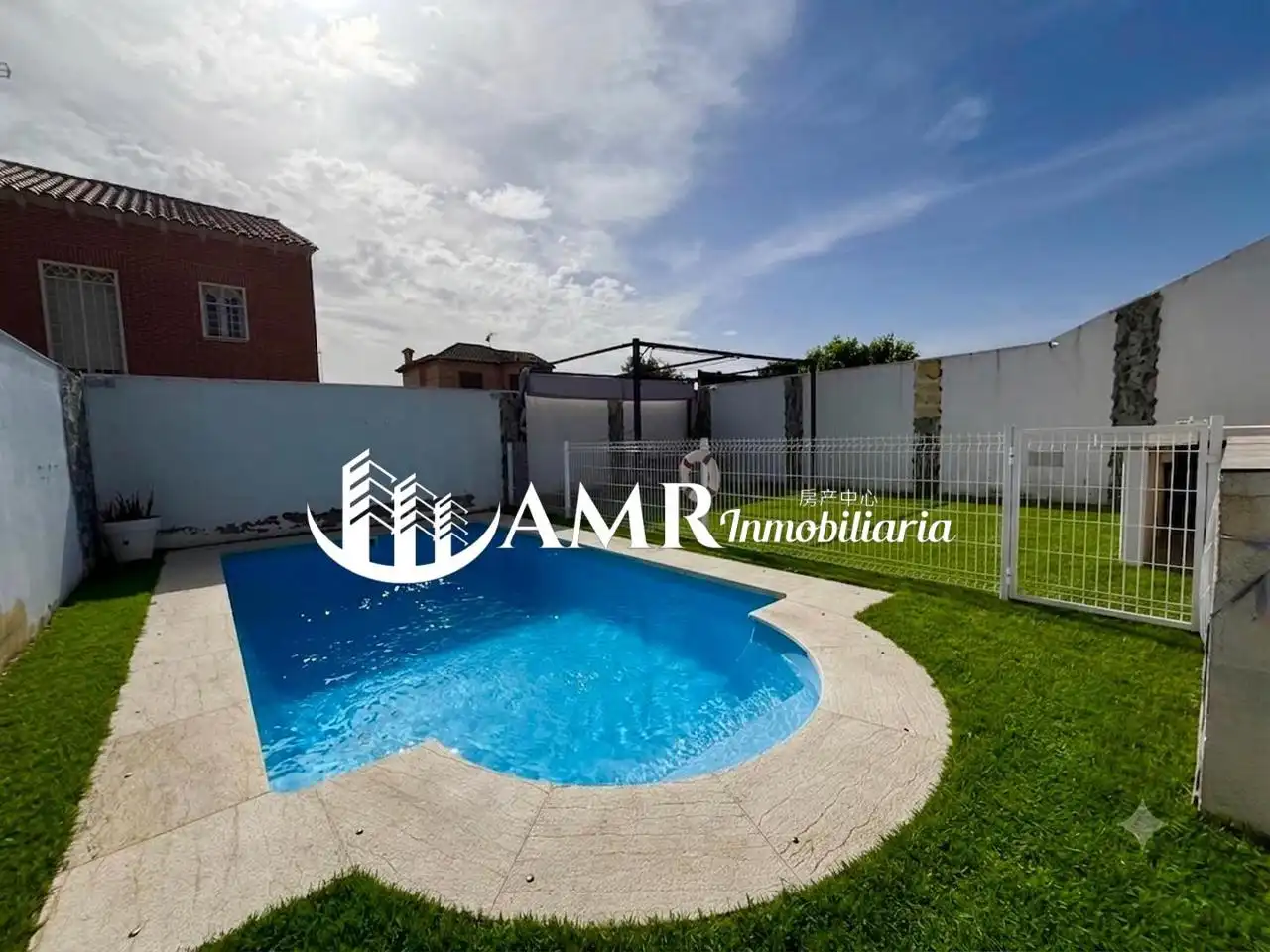 Swimming pool of Detached homes for sale in Seseña  with Air Conditioner, Heating and Private garden