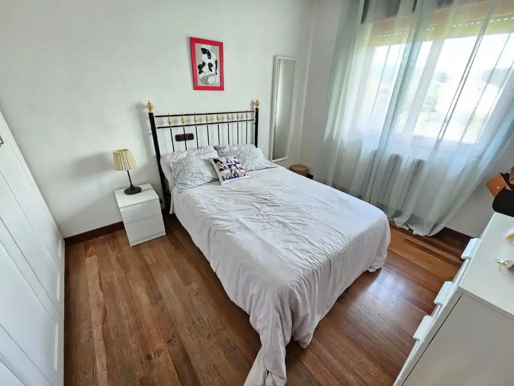 Habitación de Casa o chalet en venta en Avilés