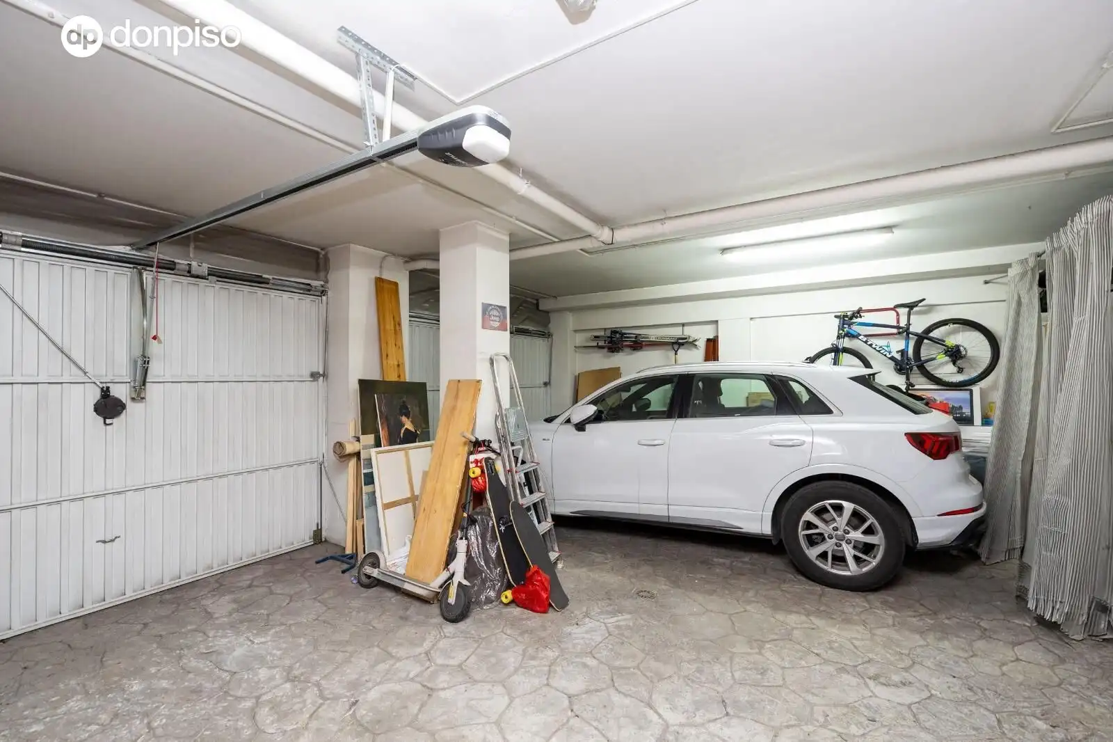 Parking of Houses for sale in Granada  with Air Conditioner, Heating and Terrace