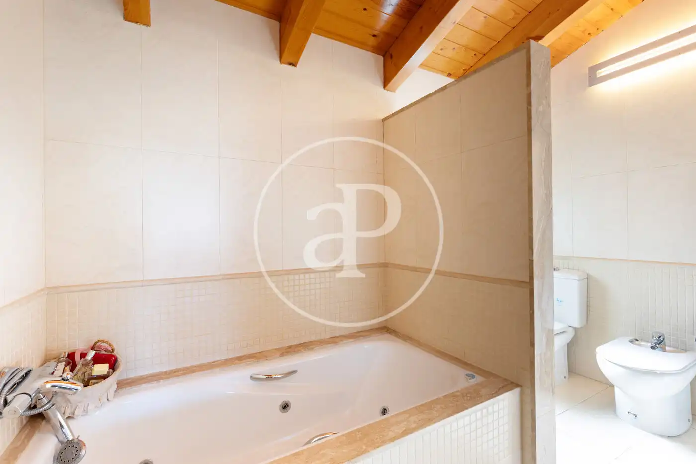 Bathroom of Houses for sale in Sant Cugat del Vallès  with Air Conditioner, Heating and Private garden