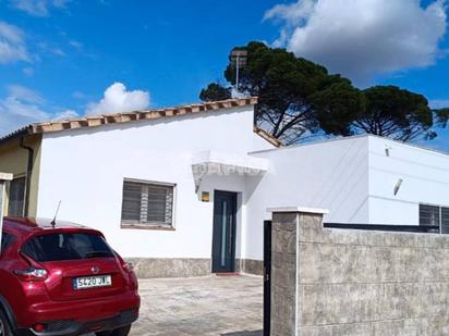 Vista exterior de Casa o xalet en venda en Sils amb Terrassa