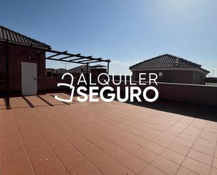 Terrasse von Wohnung miete in Yuncler mit Heizung, Terrasse und Schwimmbad