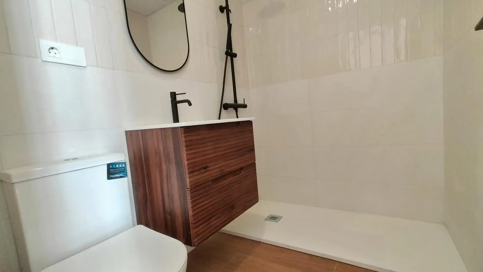 Bathroom of Flat for sale in Málaga  with Terrace and Balcony