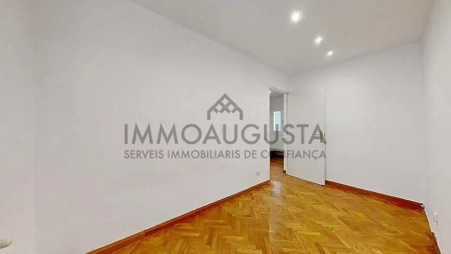 Pis en venda en Barcelona amb Parquet i Terrassa